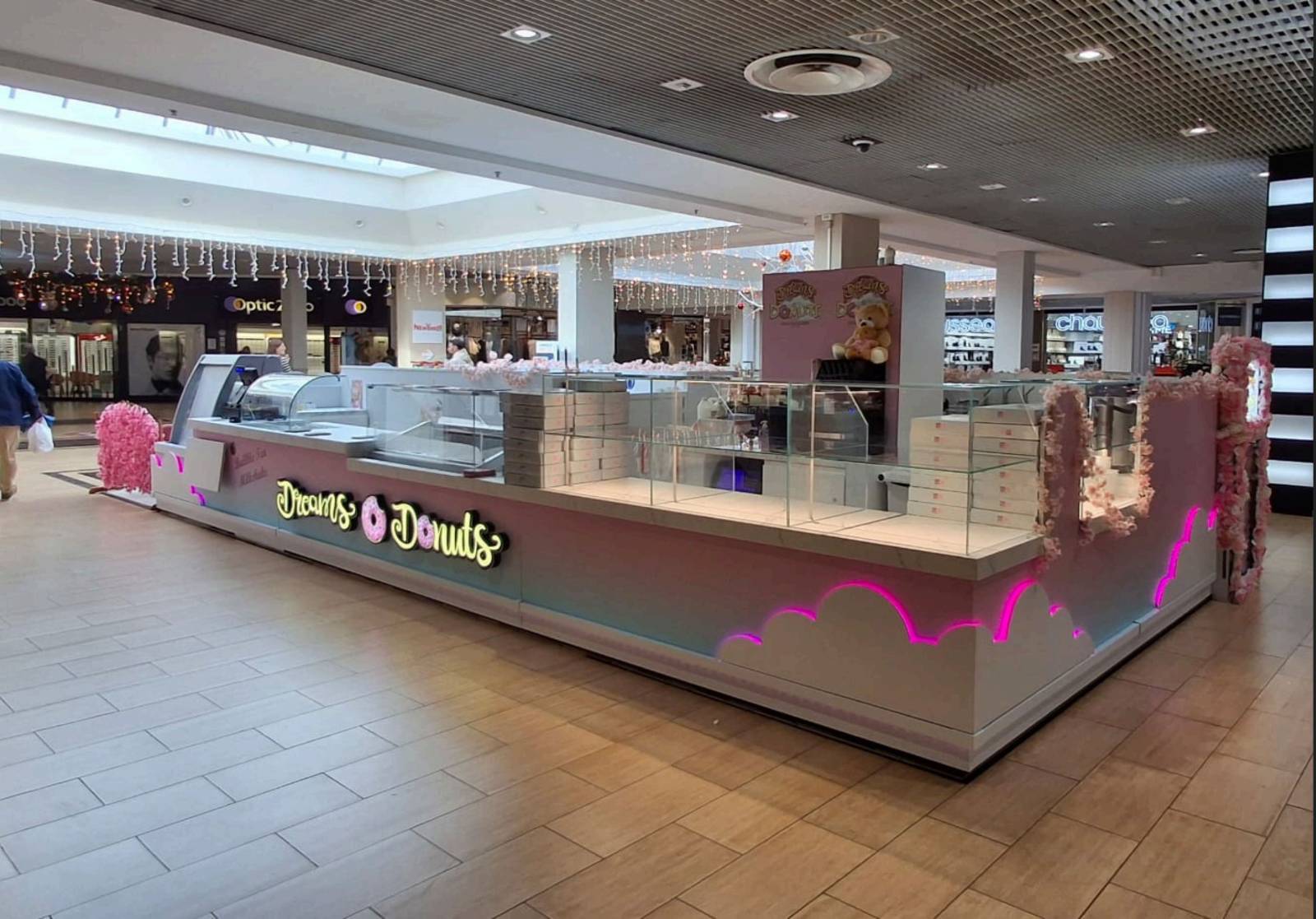 Agencement kiosque Dreams Donuts Brest — déploiement multi-sites retail