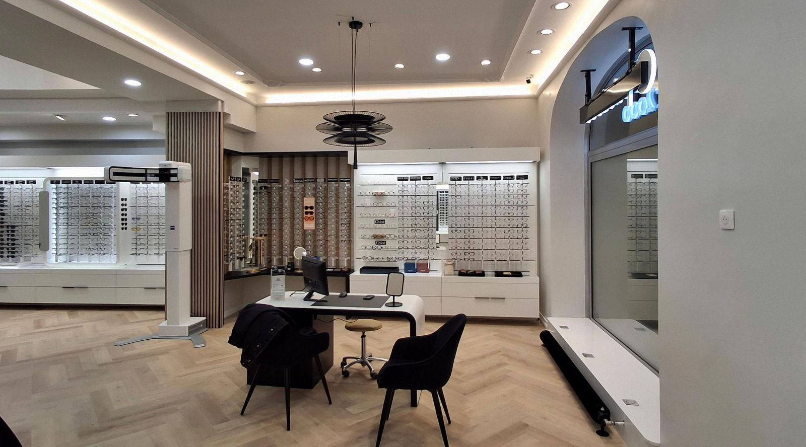 Agencement magasin Optic 2000 Mende — vue intérieure