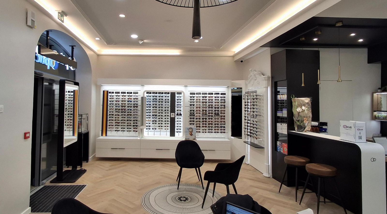 Agencement magasin Optic 2000 Mende — façade et enseigne